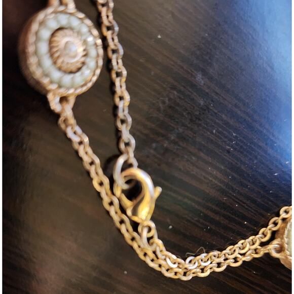 Vintage 1970s Medallion Gold-Toned Necklace & Belt | Adjustable Belt or Necklace - Picture 3 of 3